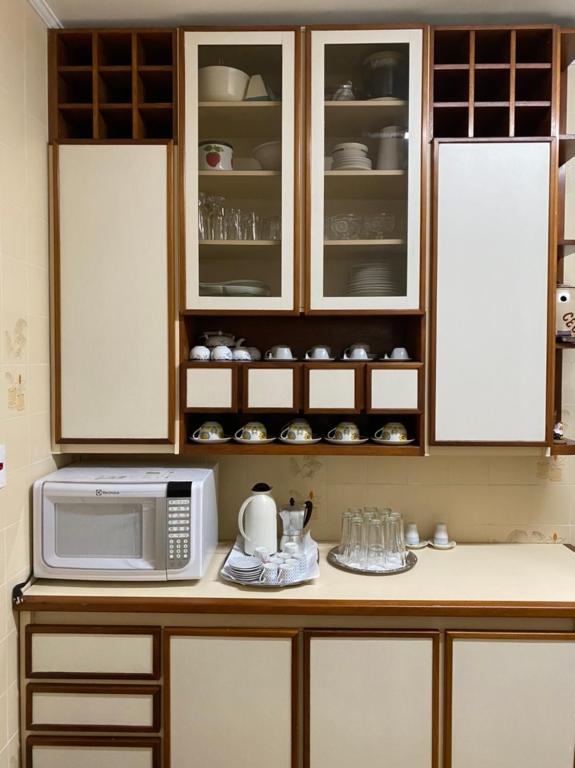  Guaruja - 2 Quartos - Ar condicionado - Varanda