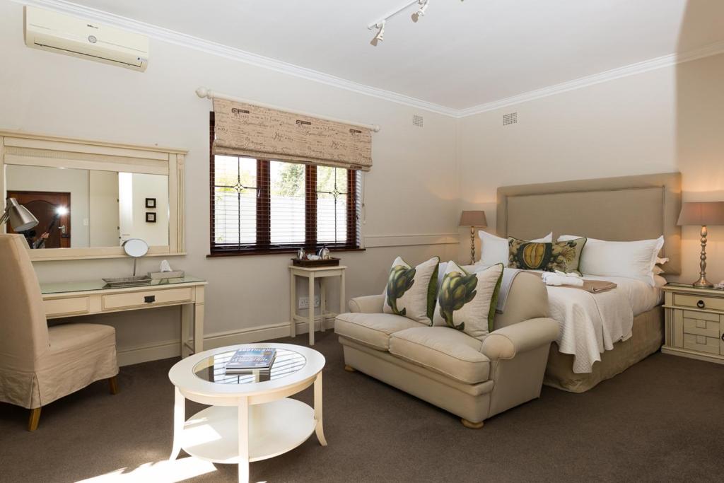 Fernwood Manor Boutique Guest House - Deluxe King Or Twin Room With Balcony