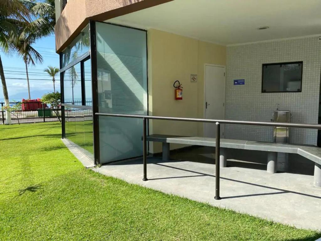  APTO DE FRENTE PARA O MAR - CARAGUATATUBA.