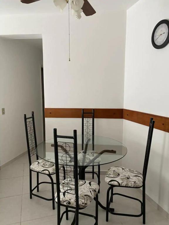  APTO DE FRENTE PARA O MAR - CARAGUATATUBA.