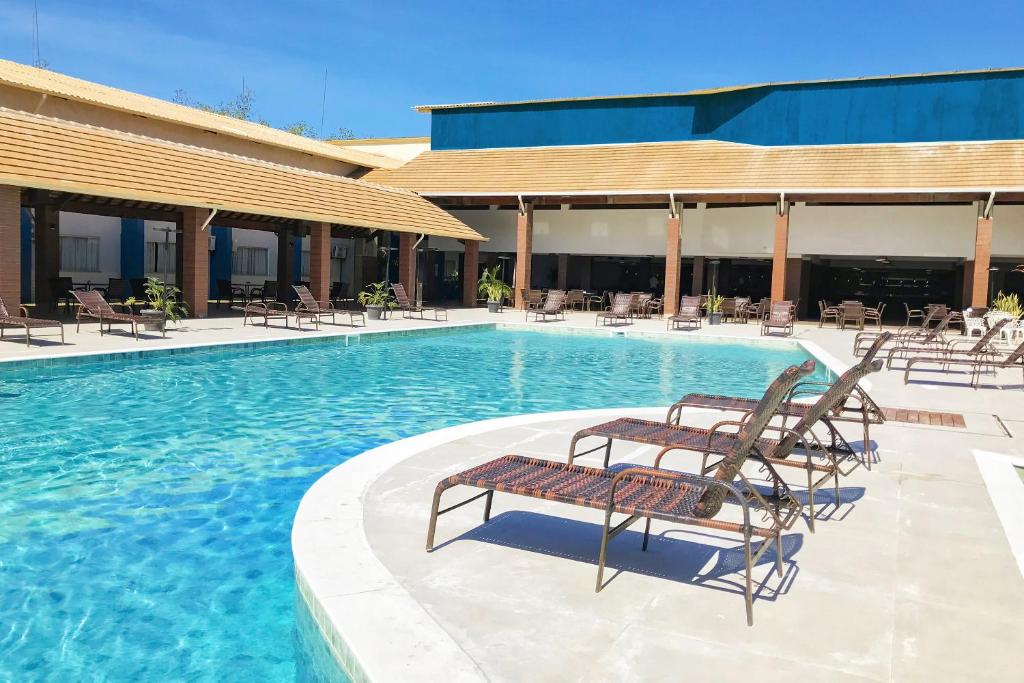 Bazén v ubytování Nauticomar Resort All Inclusive & Beach Club nebo v jeho okolí
