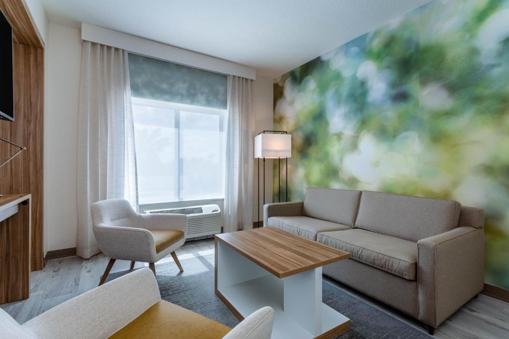 Wyndham Garden Orlando Universal / I Drive - Deluxe King Suite (sin Tarifa De Resort)