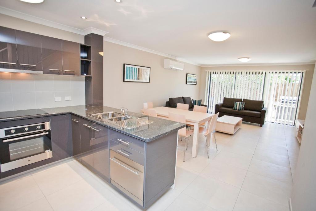 Dapur atau dapur kecil di Stonewood Villas
