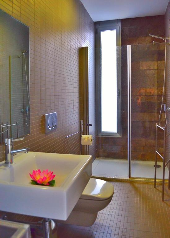 Kúpeľňa v ubytovaní Deluxe Villa with private pool El Duque by Vapagó Tenerife