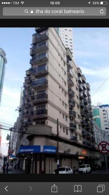  Apto 01 quarto Av Brasil centro 1 quadra do Mar
