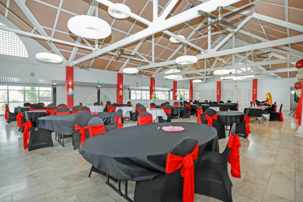 Restaurace v ubytování Ramada By Wyndham Cairns City Centre