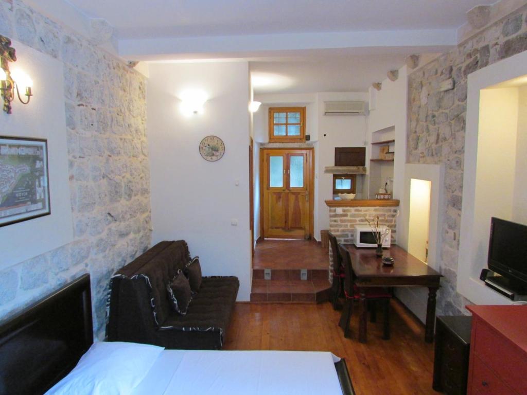 Apartments Popovic - Studio With Patio