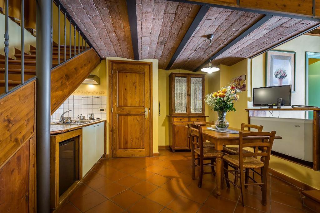 Kuchyň nebo kuchyňský kout v ubytování Il Borgo di Villa Castelletti Country Hotel