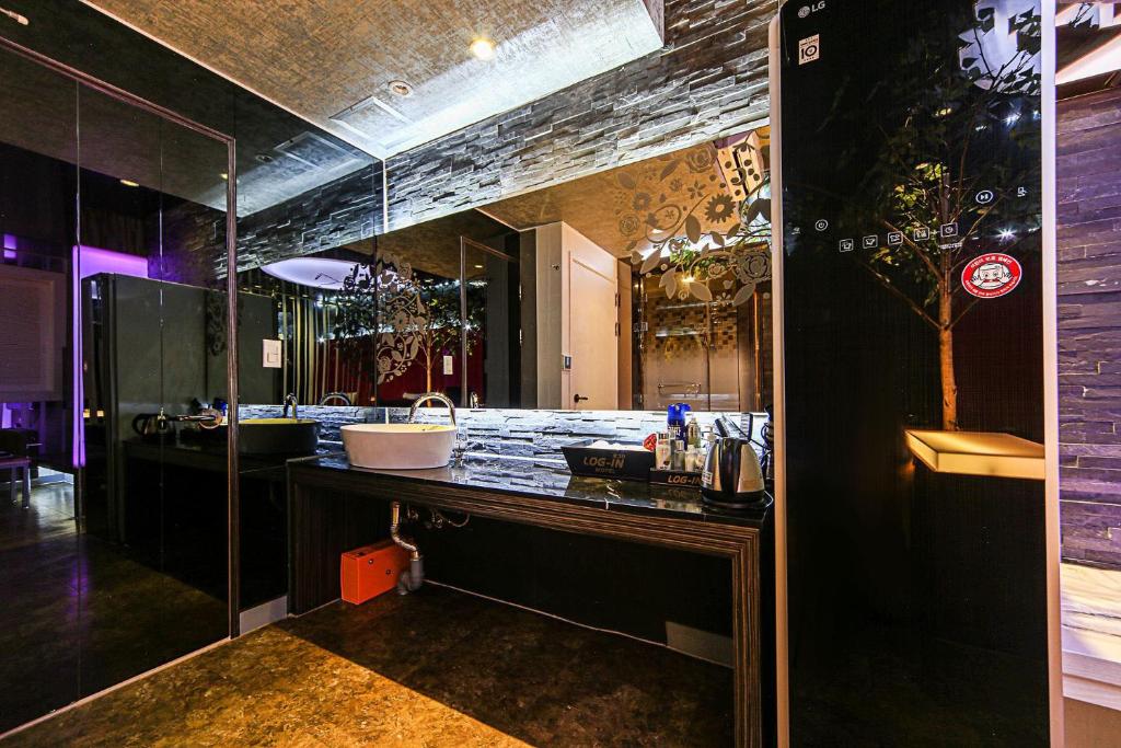 Fotografie z fotogalerie ubytování Login Hotel v destinaci Tegu