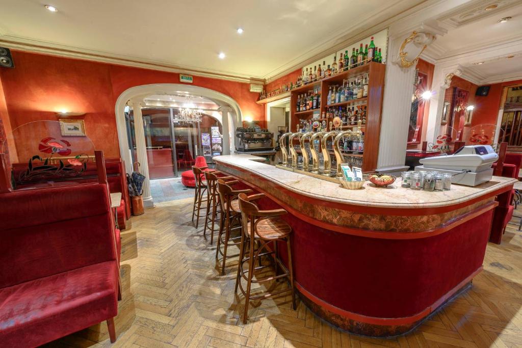 Lounge nebo bar v ubytování Europe Hôtel