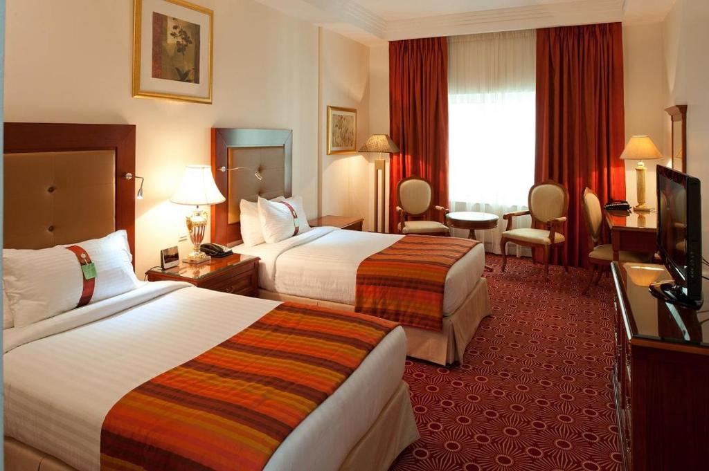 Sunday Hotel Holiday international Dubai - Resim 28