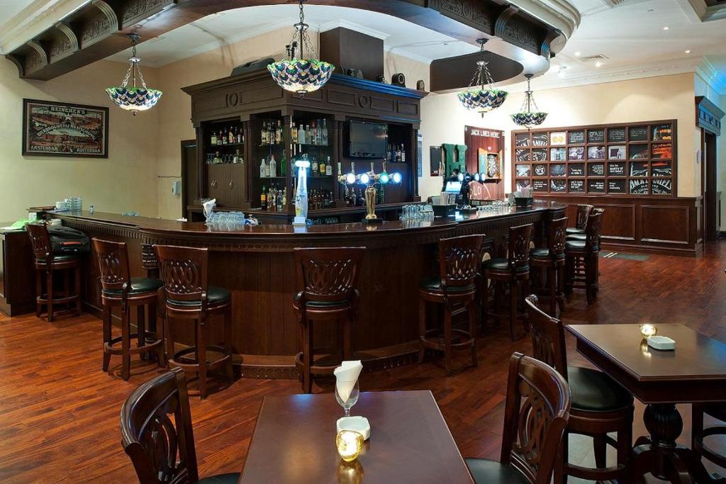 Sunday Hotel Holiday international Dubai - Resim 34