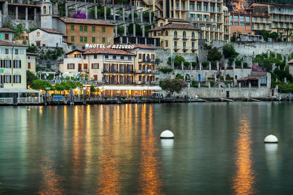 Imagen de la galería de Hotel all'Azzurro, en Limone sul Garda