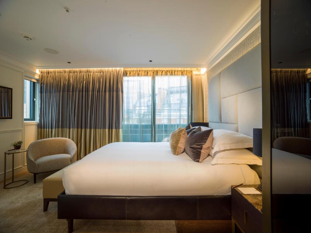 The Guardsman Hotel photo