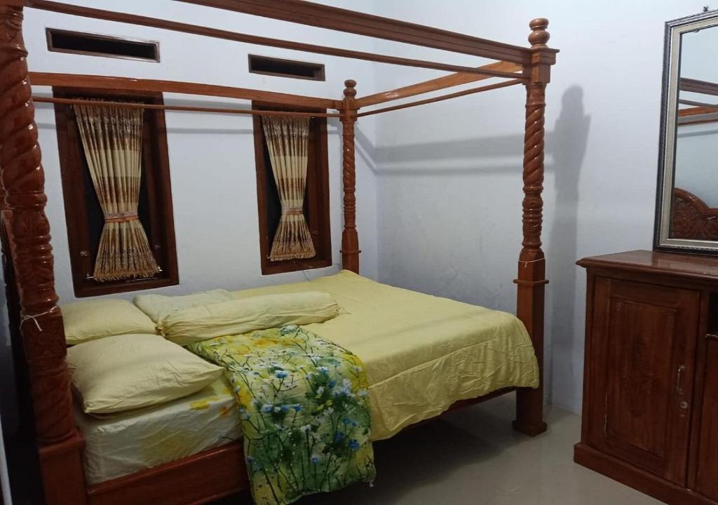 Homestay Kuning Ceria – Murah, Akses kota & wisata