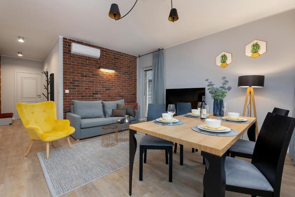 Posedenie v ubytovaní Exclusive Apartments Mostowa by Renters Prestige