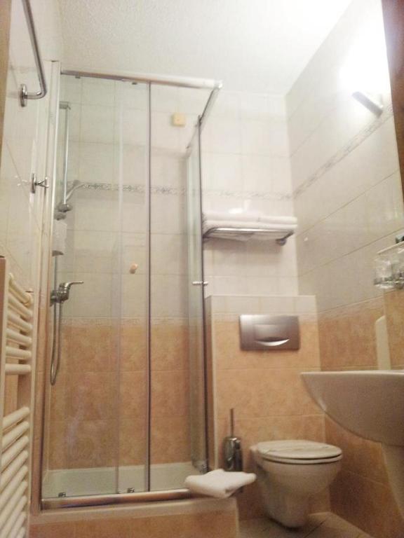 Koupelna v ubytování Hotel Galerija