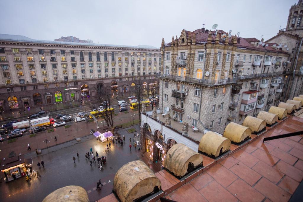 Nespecifikovaný výhled na destinaci Kyjev nebo výhled na město při pohledu z aparthotelu