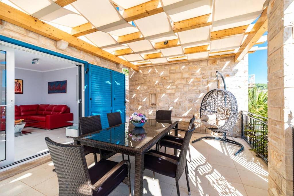 Posedenie v ubytovaní Luxury Apartment Marina View No 1