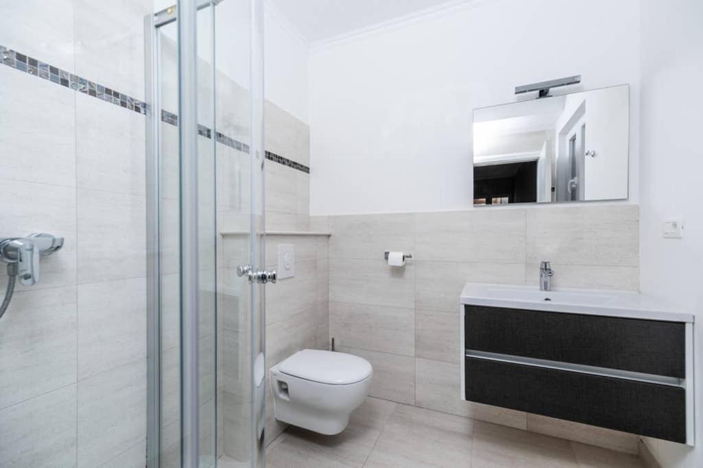 Kúpeľňa v ubytovaní Luxury Apartment Marina View No 1