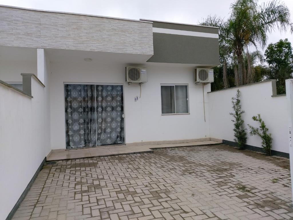  Curta Praia de Armação - Casa Violeta