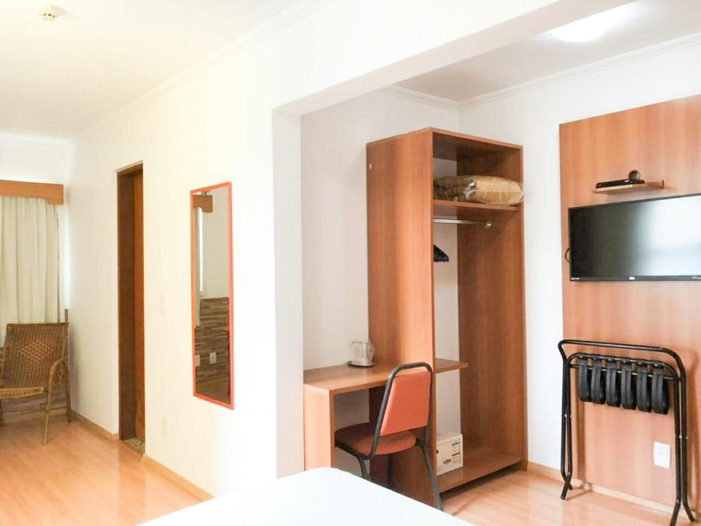  Summit Millian Hotel