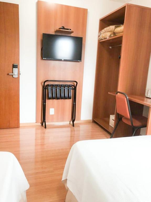  Summit Millian Hotel