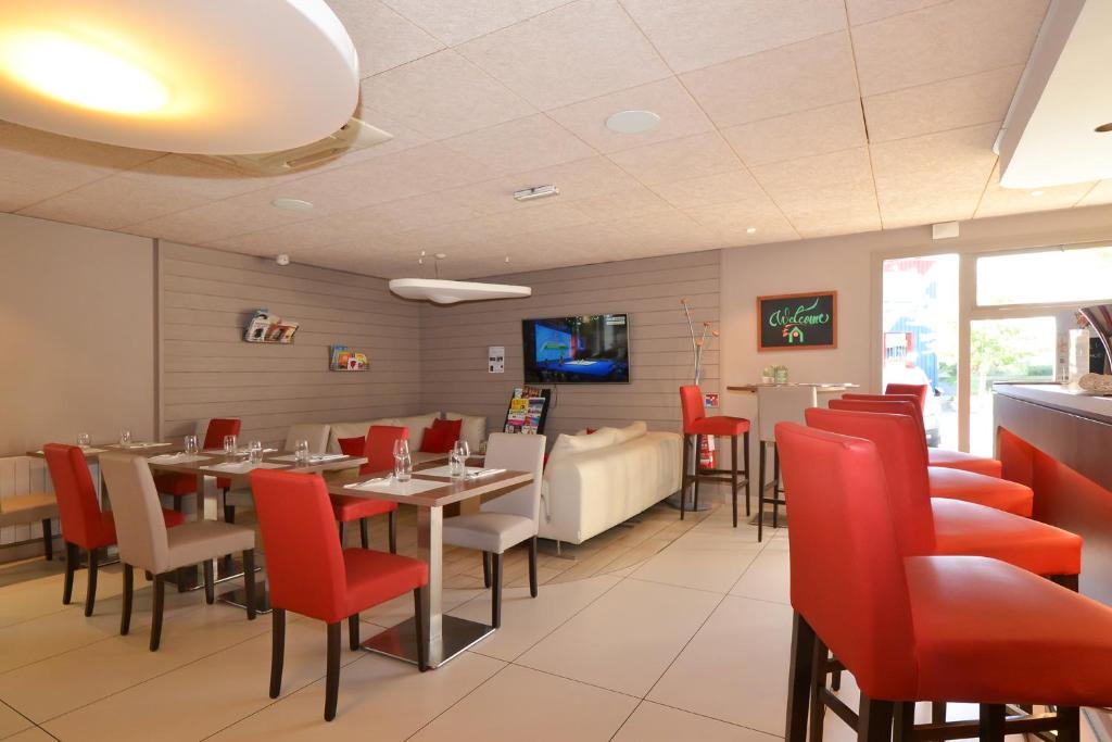 Campanile Reims Sud Bezannes - Resim 14