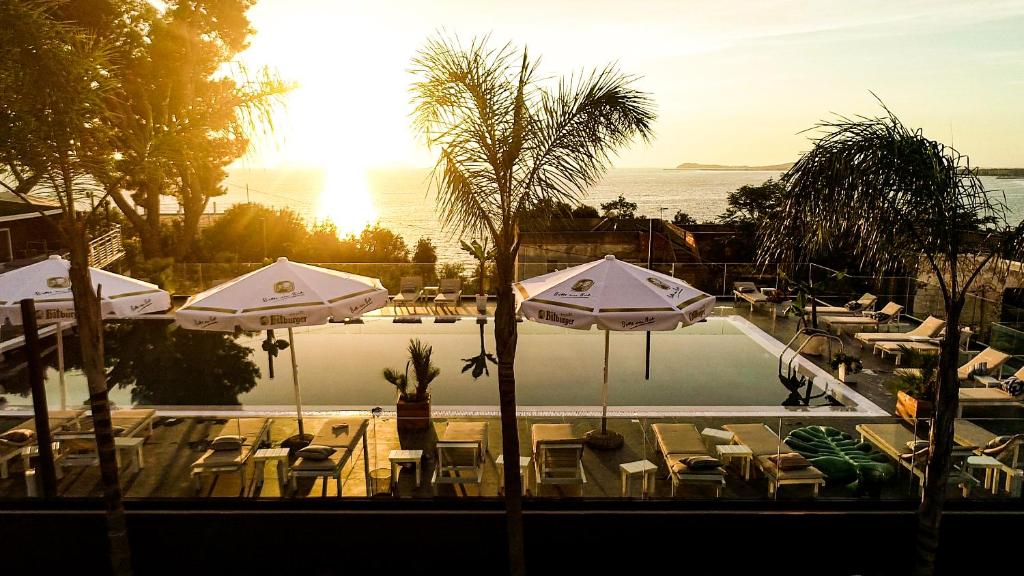 Bazén v ubytování Le Palazzine Hotel nebo v jeho okolí