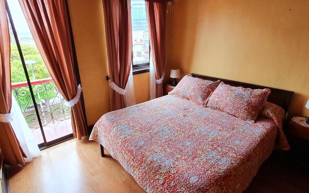 Postel nebo postele na pokoji v ubytování Hotel Iberia