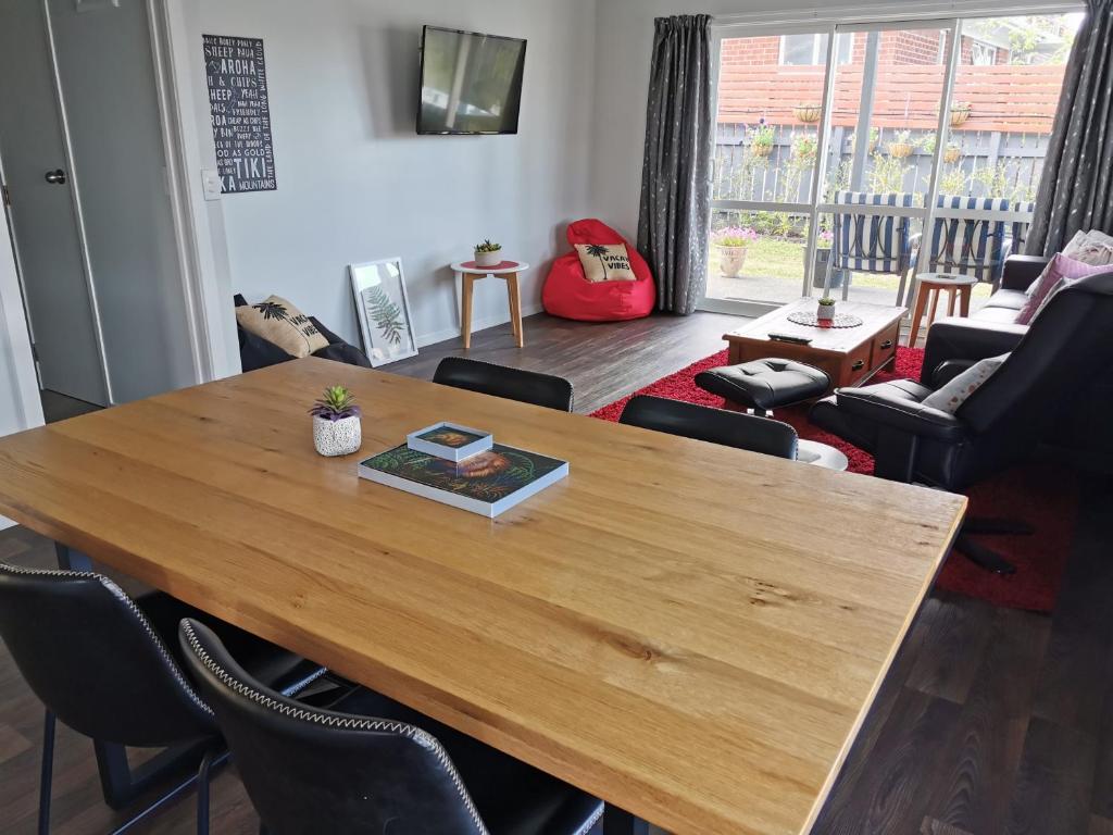 Posezení v ubytování Kerikeri Sunny Modern 2 Bedroom Apartments