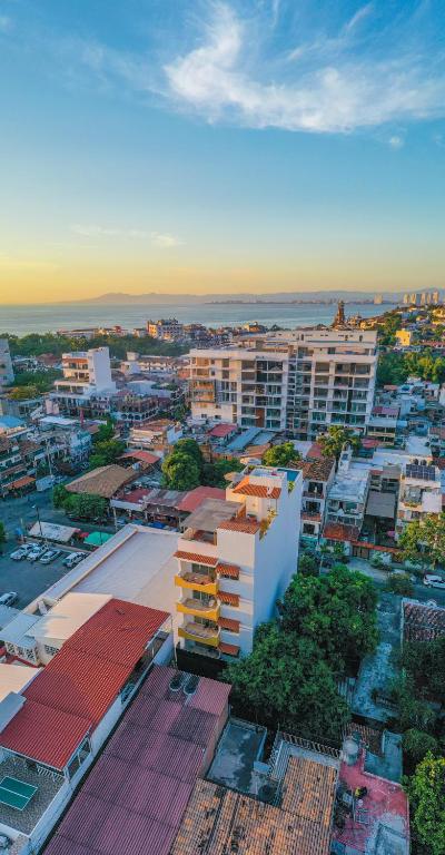 Nespecifikovaný výhled na destinaci Puerto Vallarta nebo výhled na město při pohledu z apartmánu