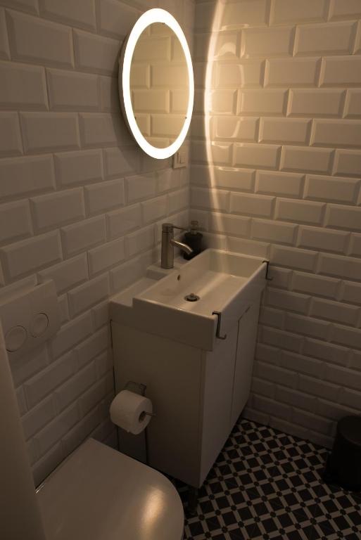 Łazienka w obiekcie S&L1 REPUBLIC ZAGREB CENTER