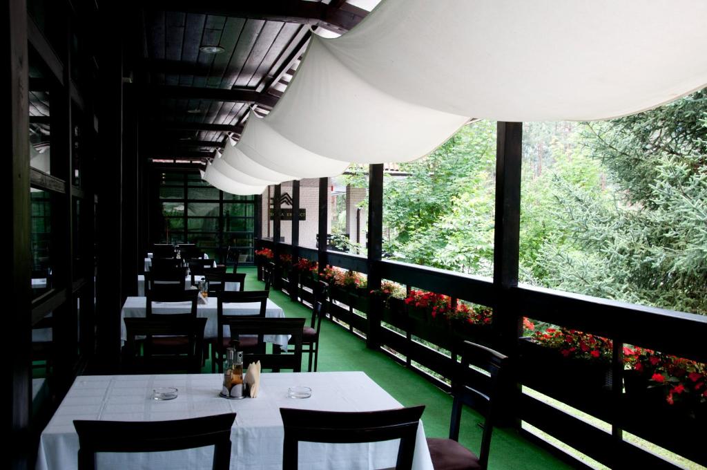 Restaurace v ubytování Everest Hotel