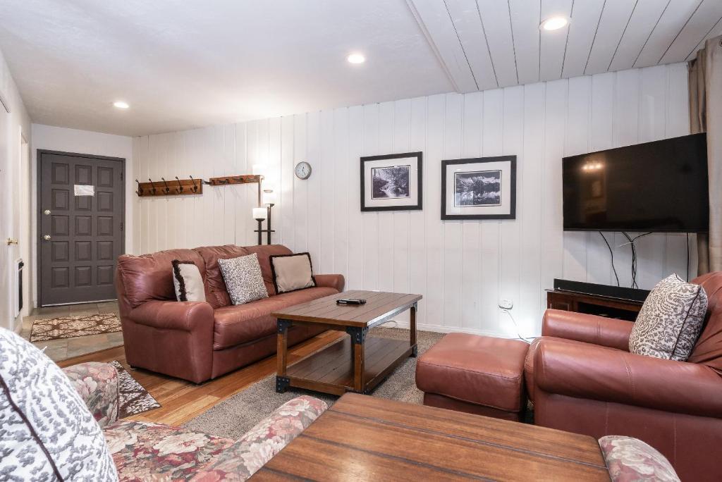 TV a/nebo společenská místnost v ubytování Sierra Park Villas N-#66