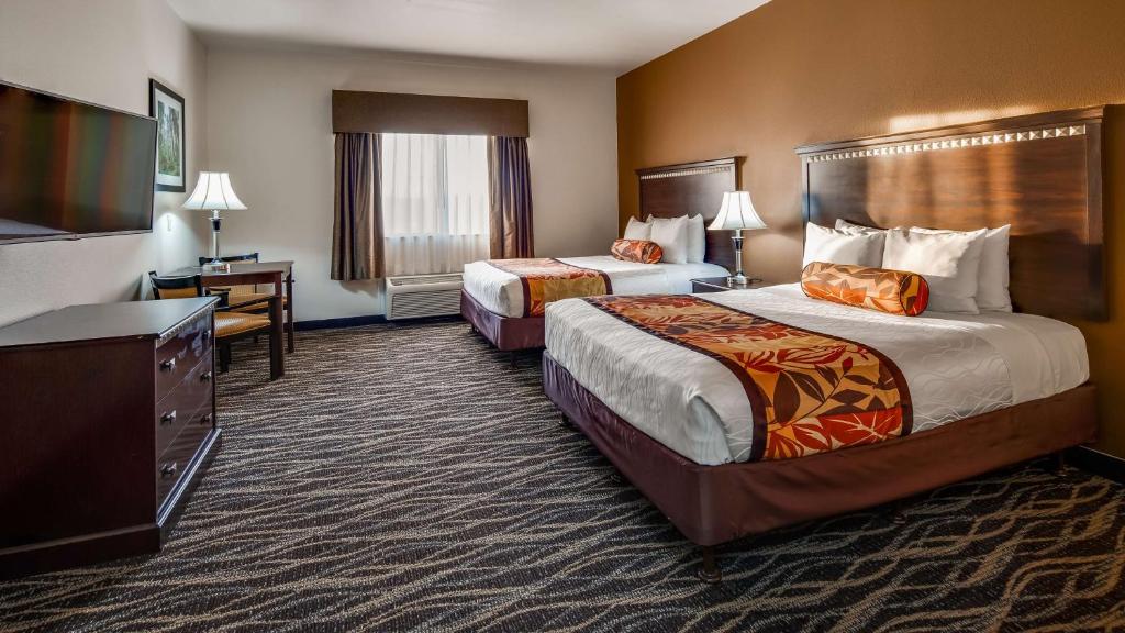 Best Western Plus Battleground Inn & Suites photo