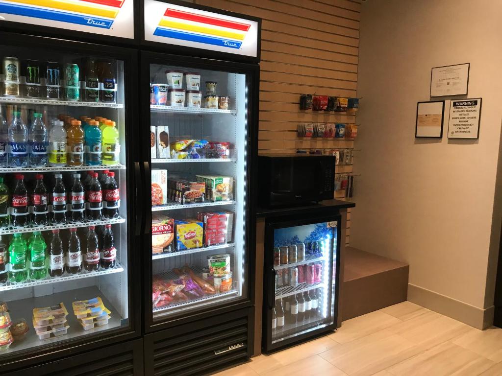 フェニックスにあるHoliday Inn Express & Suites - Phoenix - Airport North by IHGのギャラリーの写真