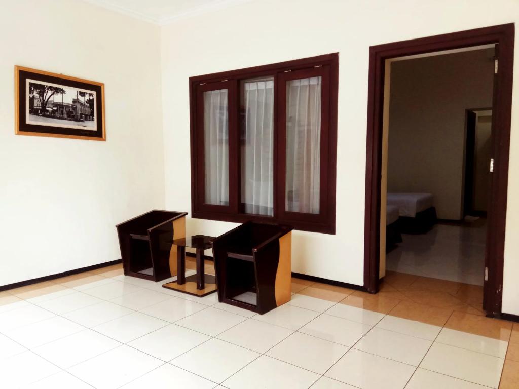 Posezení v ubytování Hotel Pelangi Malang, Kayutangan Heritage