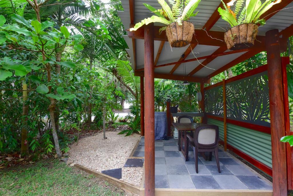 Zahrada ubytování Thornton Beach Bungalows Daintree
