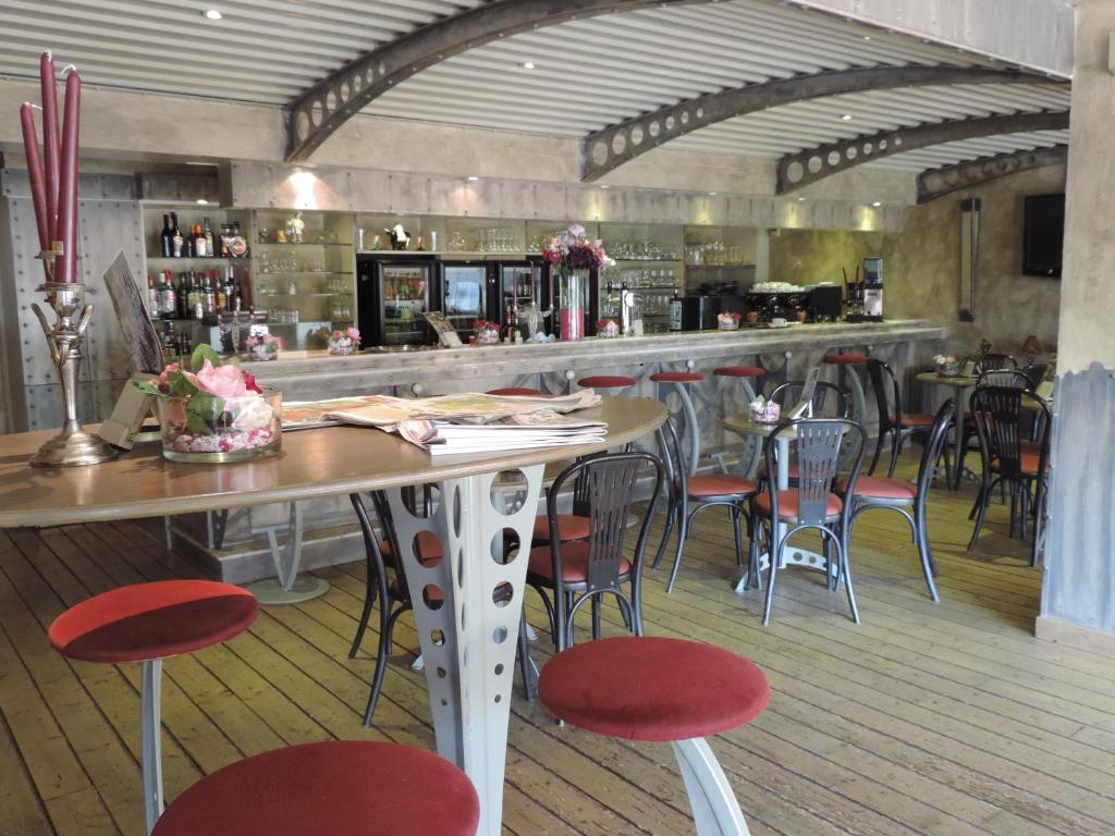 Restoran või mõni muu söögikoht majutusasutuses Hotel Panorama