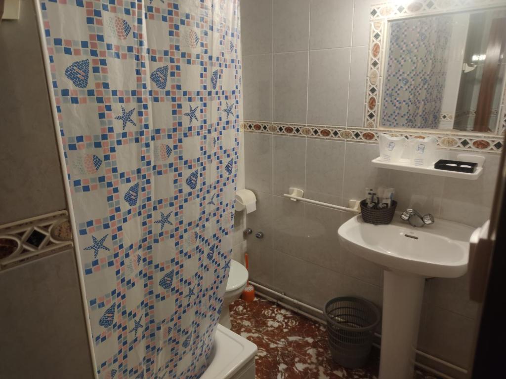 Hostal Grimaldos - Chambre Double Avec Salle De Bain Externe Privée