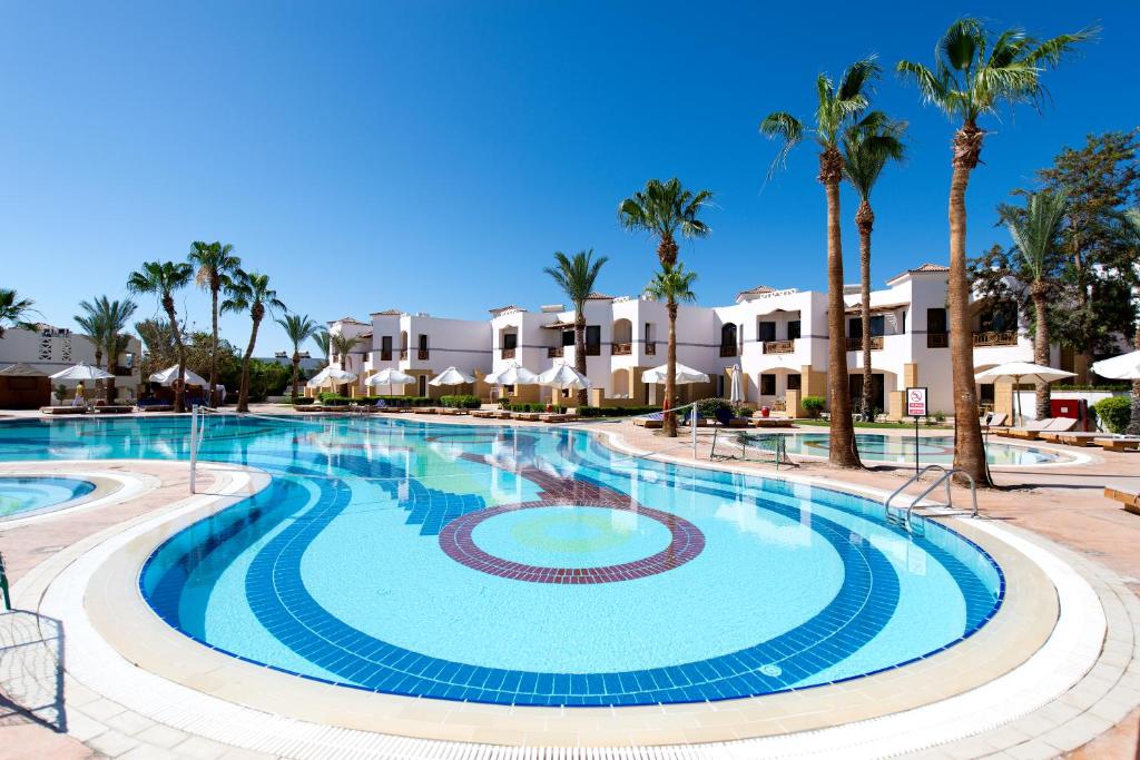 Bazén v ubytování Amphoras Beach - Ultra All Inclusive nebo v jeho okolí