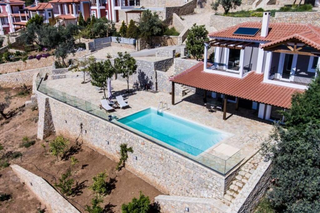 Bazén v ubytování Apollo Romantic Sea View Villa nebo v jeho okolí