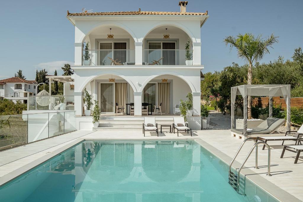 Bazén v ubytování Variza Residence nebo v jeho okolí