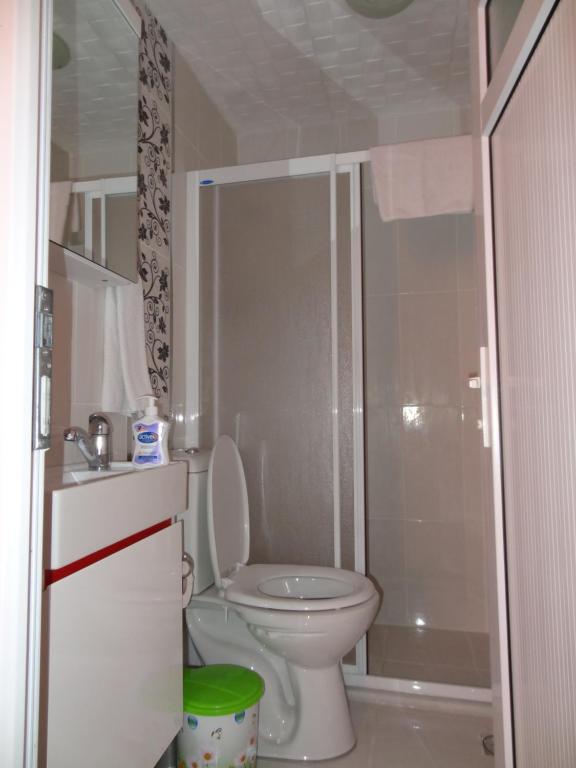 A bathroom at Tulip Guesthouse