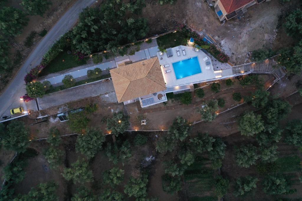 Bazén v ubytování Variza Residence nebo v jeho okolí
