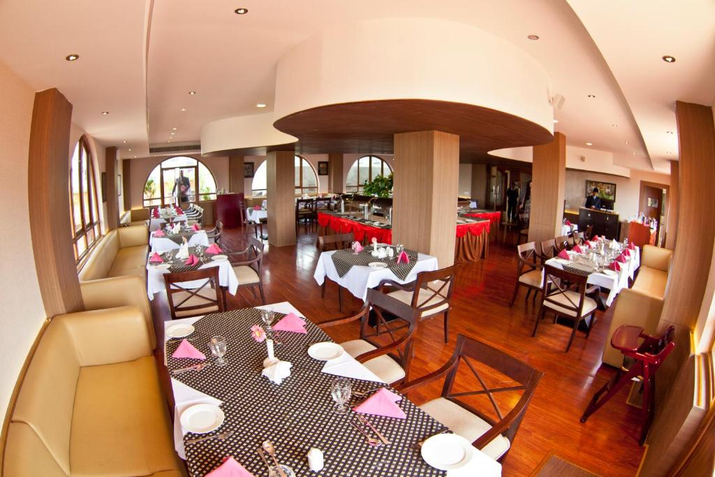 Restaurace v ubytování Paramount Tower