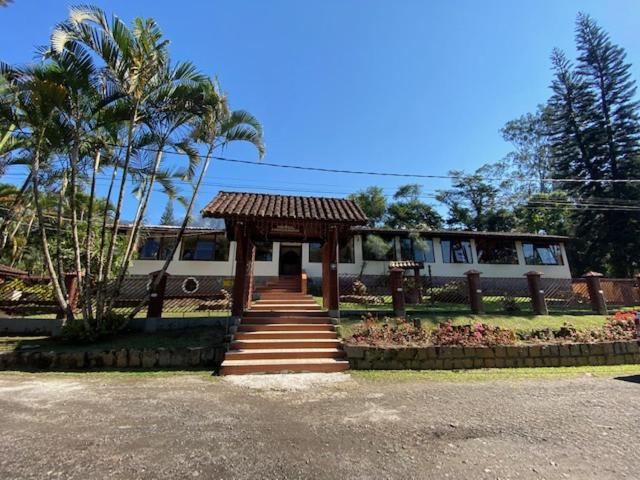  Hotel Fazendinha