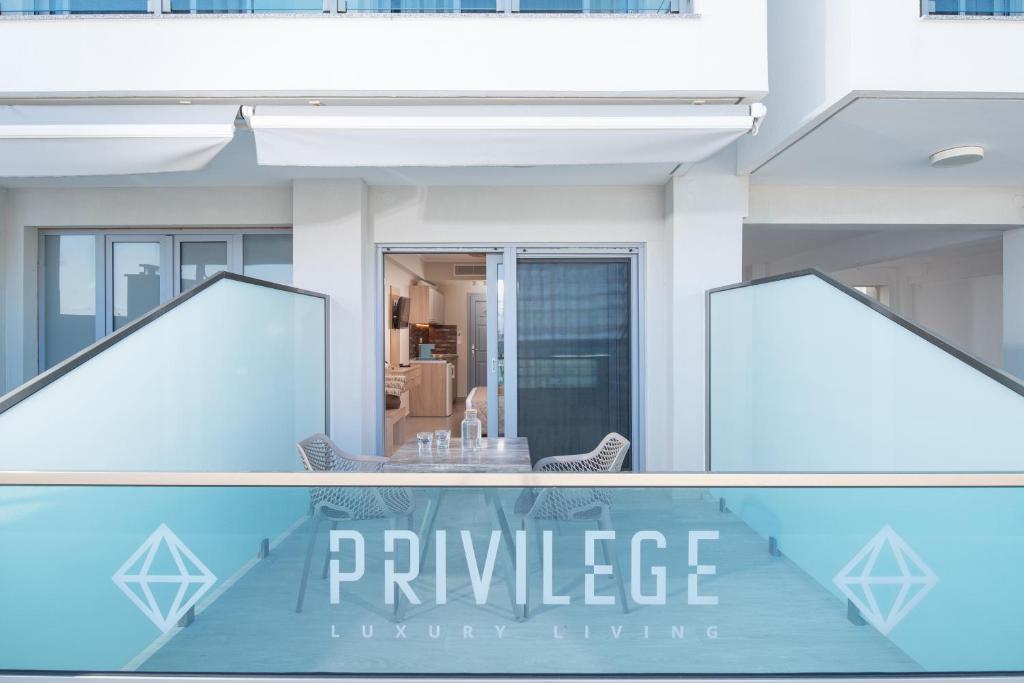 Privilege Luxury Living - 9