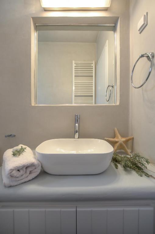 Koupelna v ubytování Naxian Wave Seaside Villa